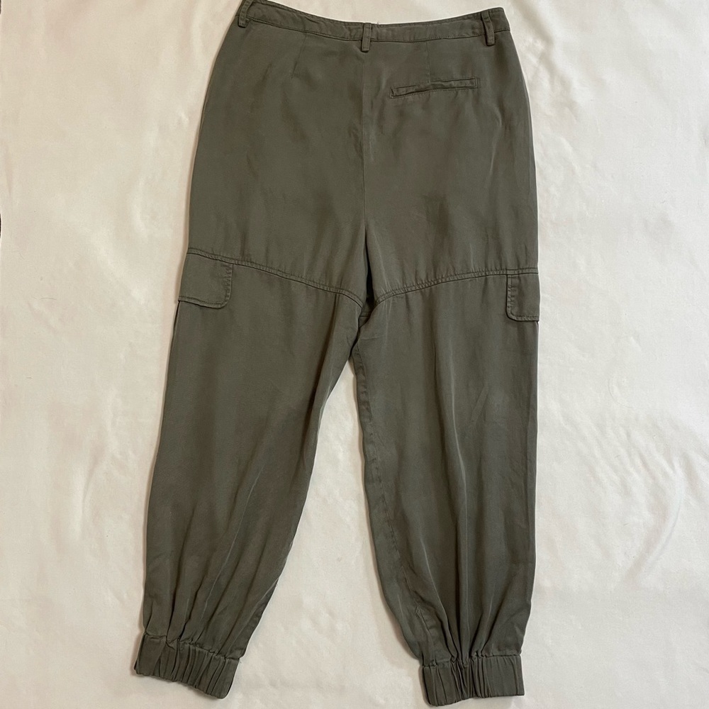 NWT New Velvet Heart Laurent Pleated Olive Jogger Size L - Picture 4 of 10